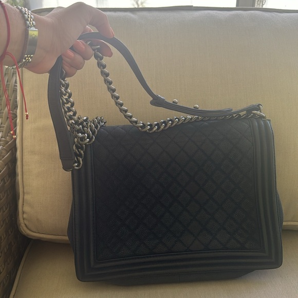 💯 Authentic Chanel Boy Flap Bag - Picture 2 of 9